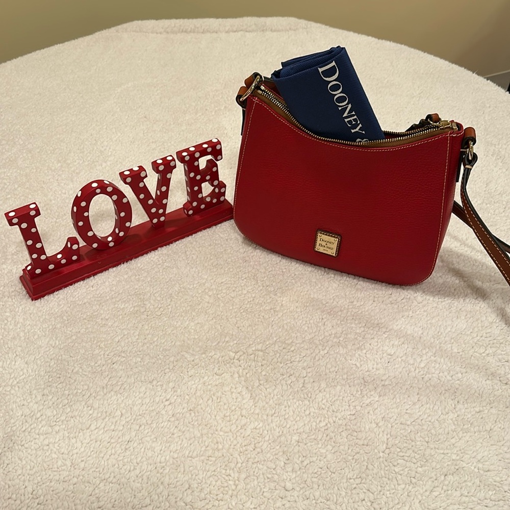 Dooney & Bourke shoulder bag, bright red!